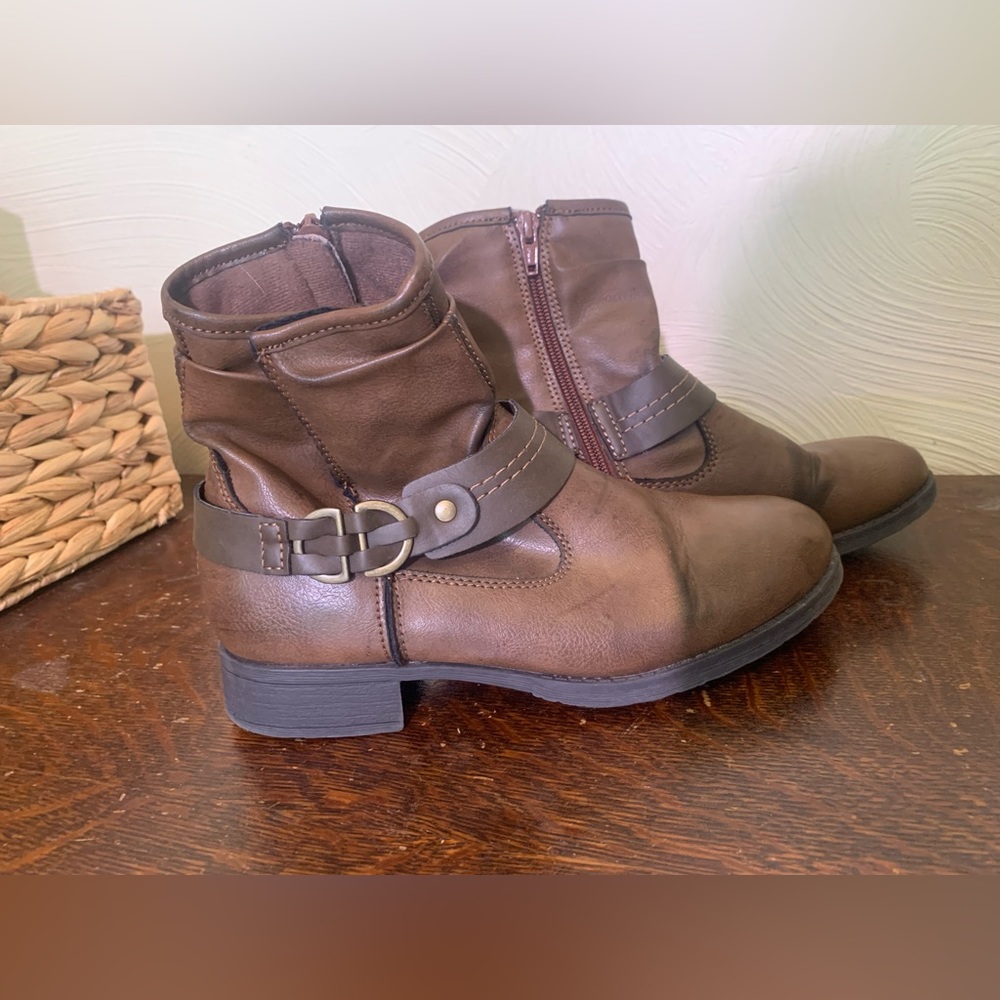 Zip up Brown Ankle Booties